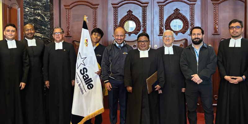 Condecoración Asamblea Nacional del Ecuador